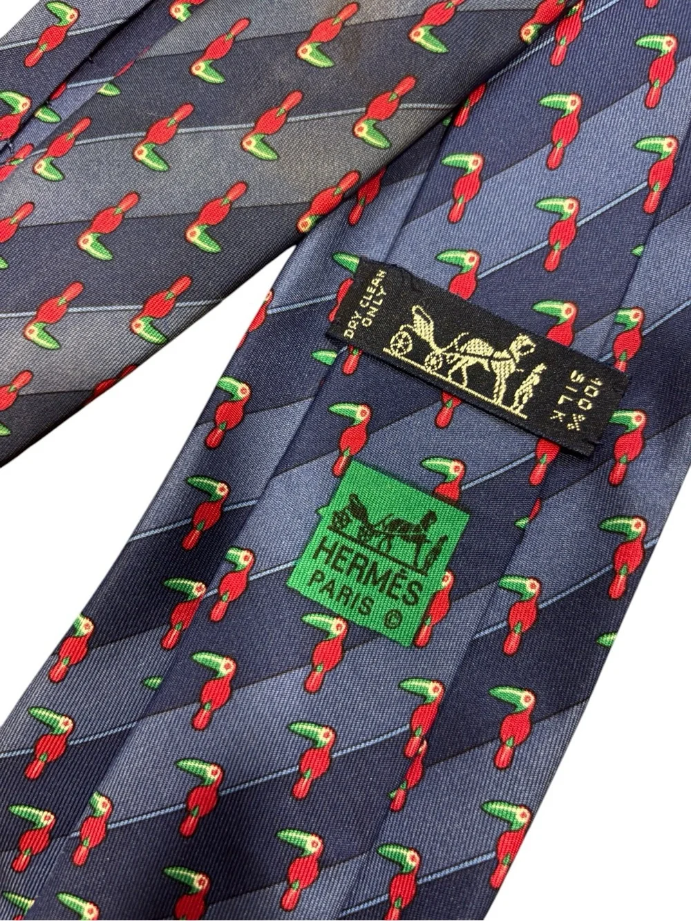 HERMÈS silk tie